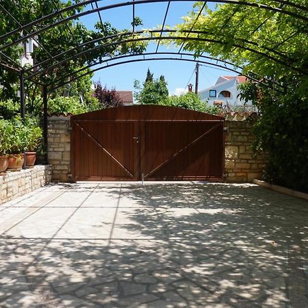 Villa Dolores روفينج المظهر الخارجي الصورة